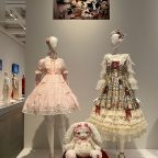 本日開幕の｢ファッション イン ジャパン 1945-2020 —流行と社会｣にBABY，THE STARS SHINE BRIGHTが衣装協力致しました。