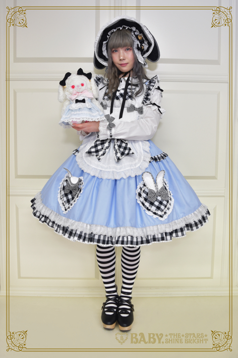 Alice meets White Rabbit